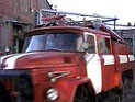На северо-западе Москвы вспыхнул сильный пожар на автостоянке гаражного типа по адресу: ул.Нижние Мневники, владение 102