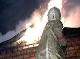 Возгорание в гаражах произошло около 9:30 во вторник. В настоящее время площадь пожара превышает 150 кв м, в его тушении задействованы 12 пожарных расчетов Возгорание в гаражах произошло около 9:30 во вторник. В настоящее время площадь пожара превышает 150 кв м, в его тушении задействованы 12 пожарных расчетов