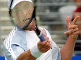 Марат Сафин остался единственным представителем России на теннисном турнире Adidas International, который в эти дни проходит в австралийском Сиднее. В среду россиянин в трех сетах переиграл финского спортсмена Ярко Ниеминена - 3:6,6:1,6:2 Марат Сафин остался единственным представителем России на теннисном турнире Adidas International, который в эти дни проходит в австралийском Сиднее. В среду россиянин в трех сетах переиграл финского спортсмена Ярко Ниеминена - 3:6,6:1,6:2