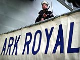 Ударный авианосец ВМФ Великобритании Ark Royal идет в Персидский залив