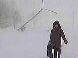 Сильный снег идет в Усть-Большерецком, Елизовском районах области и в Петропавловске-Камчатском. Скорость ветра, по данным Камчатского гидрометеоцентра, достигает 15 - 20 м/сек Сильный снег идет в Усть-Большерецком, Елизовском районах области и в Петропавловске-Камчатском. Скорость ветра, по данным Камчатского гидрометеоцентра, достигает 15 - 20 м/сек