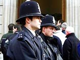 Британская полиция освободила во вторник под залог пятерых из шести выходцев из Северной Африки, арестованных в минувшее воскресенье Британская полиция освободила во вторник под залог пятерых из шести выходцев из Северной Африки, арестованных в минувшее воскресенье