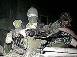 По имеющимся данным, около 20 вооруженных человек в камуфляжной форме, масках и белых повязках на рукавах ворвались в квартиры. Сломав двери, нападавшие вынесли все ценное, у многих жильцов забрали и паспорта По имеющимся данным, около 20 вооруженных человек в камуфляжной форме, масках и белых повязках на рукавах ворвались в квартиры. Сломав двери, нападавшие вынесли все ценное, у многих жильцов забрали и паспорта