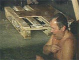 Традиция погружения в прорубь на Крещение - порой, несмотря на крепкие морозы - неизбывна на Руси Традиция погружения в прорубь на Крещение - порой, несмотря на крепкие морозы - неизбывна на Руси