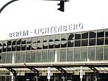 "Вторая лига" занимается грабежами, прежде всего на вокзале "Лихтенберг". В поездах русские подкарауливают тех, кто приезжает в Берлин с пачкой долларов в кармане, чтобы купить подержанную машину.