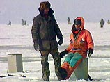 Рыбаков, унесенных на льдине в Ладожском озере, спасли Рыбаков, унесенных на льдине в Ладожском озере, спасли