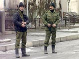 Сотрудники МВД накануне обезвредили радиоуправляемый фугас на основе 152-мм артиллерийского снаряда, установленный боевиками в районе площади "Минутка" Сотрудники МВД накануне обезвредили радиоуправляемый фугас на основе 152-мм артиллерийского снаряда, установленный боевиками в районе площади "Минутка"