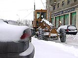 Власти Москвы будут самостоятельно эвакуировать машины, мешающие уборке улиц Власти Москвы будут самостоятельно эвакуировать машины, мешающие уборке улиц