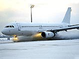 В аэропорту Мюнхена из-за гололеда самолет со 100 пассажирами "занесло" на рулежной дорожке