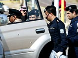 В среду полицейский патруль остановил в столице страны джип, которым управлял капитан национальной армии. При проверке удостоверения личности было выявлено, что оно поддельное. В среду полицейский патруль остановил в столице страны джип, которым управлял капитан национальной армии. При проверке удостоверения личности было выявлено, что оно поддельное.