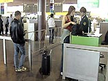 Суммы свыше 10000 долл. переводить можно только по безналичному расчету Суммы свыше 10000 долл. переводить можно только по безналичному расчету