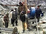 В Кармадонском ущелье бурят лед, чтобы пробиться ко входу в тоннель В Кармадонском ущелье бурят лед, чтобы пробиться ко входу в тоннель