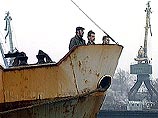 Пожар на судне-заправщике "Никo" в петербургском порту ликвидирован