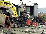Как сообщило агентство Синьхуа из Сеула со ссылкой на южнокорейское телевидение, катастрофа произошла около 15:00 по местному времени в 50 км к югу от Сеул в местечке Хвасунг