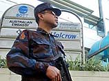По данным филиппинской полиции, Хасиба сообщил, что жив, и изложил требование захватчиков о выплате выкупа в размере 2 млн филиппинских песо, что составляет около 38 тыс. американских долларов