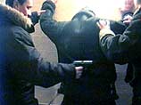 Начальник УВД Пензы Александр Гуляков на брифинге, посвященном итогам 2002 года, сообщил сенсационную новость: на днях в Пензе были арестованы трое боевиков, принимавших участие в захвате зрителей мюзикла "Норд-Ост"