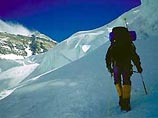 32-летий Тсеринг Гяльтсен Шерпа планирует открыть интернет-кафе на леднике Кумбу на высоте 5300 метров