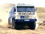Спортивная команда "КамАЗ-Мастер" отправилась сегодня своим ходом на четырех грузовиках во Францию для участия в ралли "Париж-Дакар-2001"