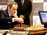 Каспарову, игравшему черными, пришлось практически всю встречу обороняться