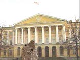 Для придания ''веса'' своим требованиям ''Идущие вместе'' водрузили у входа в Смольный пятитонный камень. Коллаж Для придания ''веса'' своим требованиям ''Идущие вместе'' водрузили у входа в Смольный пятитонный камень. Коллаж