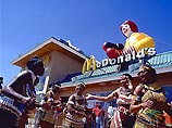 Ресторан McDonald`s в Маниле Ресторан McDonald`s в Маниле
