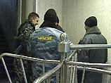 В палате находился еще один больной, который, по его словам, спал и ничего не слышал. Возле палаты во время убийства также были люди, но и они ничего подозрительного не заметили В палате находился еще один больной, который, по его словам, спал и ничего не слышал. Возле палаты во время убийства также были люди, но и они ничего подозрительного не заметили
