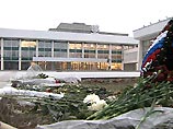 Мюзикл "Норд-Ост", возрожденный через 107 дней после теракта, собрал сегодня невероятный аншлаг Мюзикл "Норд-Ост", возрожденный через 107 дней после теракта, собрал сегодня невероятный аншлаг