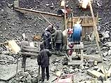Спасатели в Кармадонском ущелье в Северной Осетии, возможно, обнаружили тоннель, где во время схода гигантского ледника осенью прошлого года могли укрыться люди
