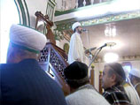 Богослужение в Соборной мечети Москвы возглавил председатель Совета муфтиев России Равиль Гайнутдин