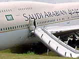 Пассажирский Boeing-747 при посадке в Йемене столкнулся с осветительной мачтой