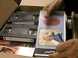 При обысках в его квартире следователи обнаружили 9 видеокассет с записями издевательств над детьми