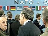 Это уже второе за среду чрезвычайное заседание Совета НАТО, на котором обсуждался, и оба раза был отклонен, компромиссный вариант ответа на турецкий запрос