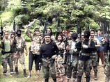 Филиппинское правительство объявило о высылке в течение 48 часов из страны сотрудника посольства Ирака в Маниле, обвинив его в связях с мусульманскими экстремистами из движения "Абу Сайяф"