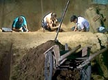 Британские археологи нашли древнеегипетский город - несколько храмов и гробниц вдоль тропы, ведущей к месту поклонения священному быку Британские археологи нашли древнеегипетский город - несколько храмов и гробниц вдоль тропы, ведущей к месту поклонения священному быку