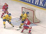 Единственную шайбу в ворота шведов на 3 минуте забросил нападающий казанского "АК Барса" Павел Дацюк