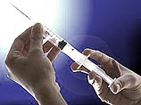 Обнаружив в аптечке шприц и банку с уксусной кислотой, подростки ввели кислоту потерпевшему, а банку с остатками разбили об его голову Обнаружив в аптечке шприц и банку с уксусной кислотой, подростки ввели кислоту потерпевшему, а банку с остатками разбили об его голову