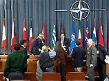 Похоже, членам НАТО удалось разрешить жестокий кризис, грозивший организации развалом. Они достигли согласия по казавшемуся неразрешимым вопросу о помощи Турции в случае начала военной операции США в Ираке Похоже, членам НАТО удалось разрешить жестокий кризис, грозивший организации развалом. Они достигли согласия по казавшемуся неразрешимым вопросу о помощи Турции в случае начала военной операции США в Ираке
