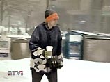 Только в Нью-Йорке с утра выпало полметра снега, во многих местах не работает автобусное сообщение и метро, отменены многие рейсы в аэропортах Только в Нью-Йорке с утра выпало полметра снега, во многих местах не работает автобусное сообщение и метро, отменены многие рейсы в аэропортах
