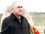 "Я заявлял и подтверждаю сегодня, что пока будет хотя бы один человек, требующий продолжения поисковых работ, я буду поддерживать эти требования", - сказал Александр Дзасохов "Я заявлял и подтверждаю сегодня, что пока будет хотя бы один человек, требующий продолжения поисковых работ, я буду поддерживать эти требования", - сказал Александр Дзасохов