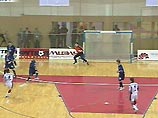 Команда Евгения Ловчева одержала первую победу на Евро-2003
