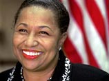 Кэрол Мосли-Браун - первая чернокожая женщина, ставшая сенатором США, - включилась в борьбу за президентский пост в Соединенных Штатах