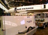 У самолета Concorde рейса Париж - Нью-Йорк снова возникли неполадки в двигателе