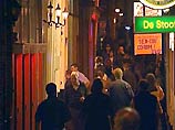 Городской совет Амстердама отказался ограничить время работы проституток в "квартале красных фонарей" часом ночи