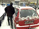Спрос на "Жигули" и "Волги" еще долго не восстановится после удара, нанесенного массированным импортом иномарок в преддверии введения защитных пошлин, выпуск новых российских моделей не предвидится Спрос на "Жигули" и "Волги" еще долго не восстановится после удара, нанесенного массированным импортом иномарок в преддверии введения защитных пошлин, выпуск новых российских моделей не предвидится