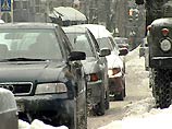 По оценкам экспертов, с января по октябрь в Россию было ввезено 350 тыс. машин - это в полтора раза больше, чем за тот же период 2001 года По оценкам экспертов, с января по октябрь в Россию было ввезено 350 тыс. машин - это в полтора раза больше, чем за тот же период 2001 года