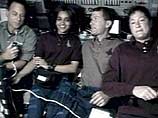 На 13-минутной видеопленке зафиксировано, как астронавты готовятся к приземлению: надевают перчатки, спокойно разговаривают. На пленке показаны четыре астронавта.
