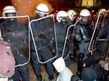 Больше 1400 полицейских охраняли территорию вокруг Венской оперы, где проходил бал Больше 1400 полицейских охраняли территорию вокруг Венской оперы, где проходил бал
