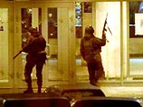 После захвата заложников мюзикла "Норд-Ост" бойцы двух спецпоразделений ФСБ России "Альфа" и "Вымпел" предприняли штурм театра, последовавший за применением газа, и спасли более 750 человек. Более 40 террористов были убиты