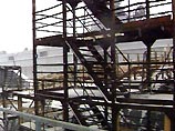 На Росляковском судоремонтном заводе загорелась атомная подлодка "Псков" На Росляковском судоремонтном заводе загорелась атомная подлодка "Псков"