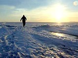 Пятеро голландских конькобежцев пересекли озеро Байкал
